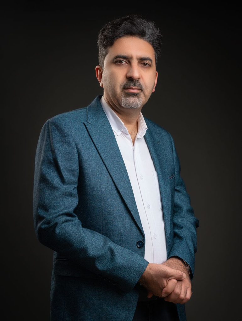 استاد منصور بینا مربی و مدرس معنویت و تعالی مدیران